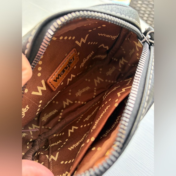 Wrangler Black and White Cow Print Crossbody Bag - Picture 4 of 7